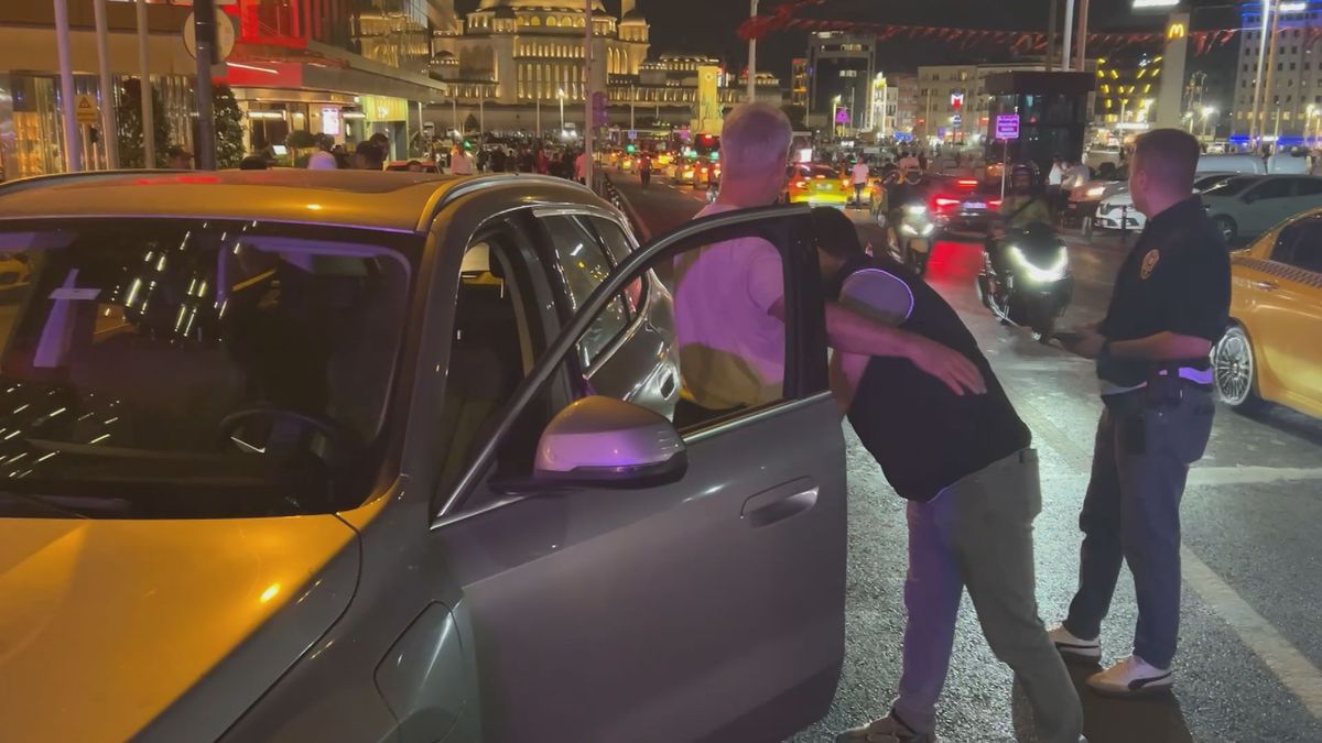 İstanbul'da 'Huzur' Denetimi: Taksim'de GBT Taraması