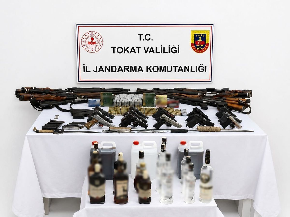 Niksar'da Silah ve Kaçak Alkol Operasyonu