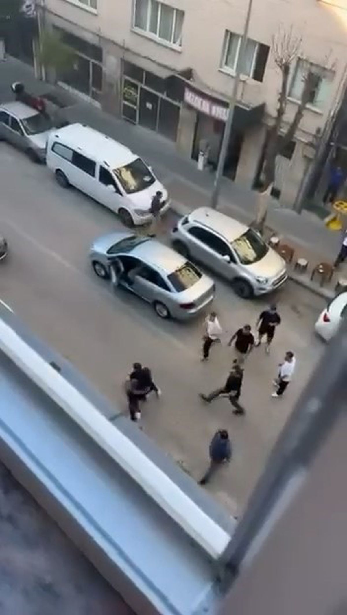 Bursa'da Trafik Tartışması Caddeyi Ringe Çevirdi: Kavgada O Anlar Kamerada