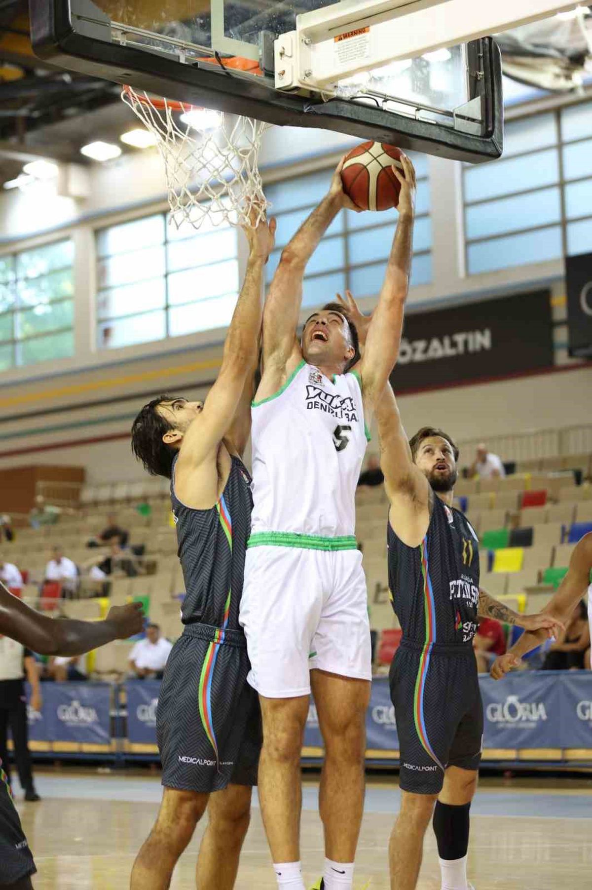 Denizli Basket, Gloria Cup'ta Petkim'i 88-84 Geçti