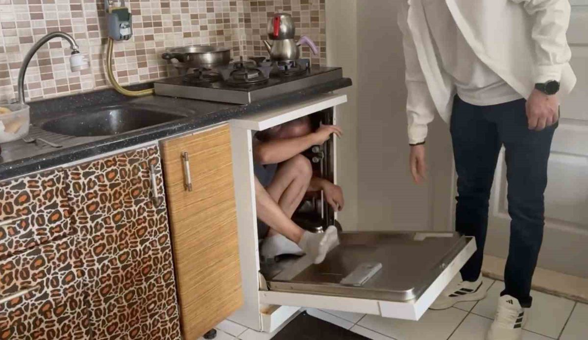 Bulaşık Makinesinde Saklanan Hükümlü Yakalandı