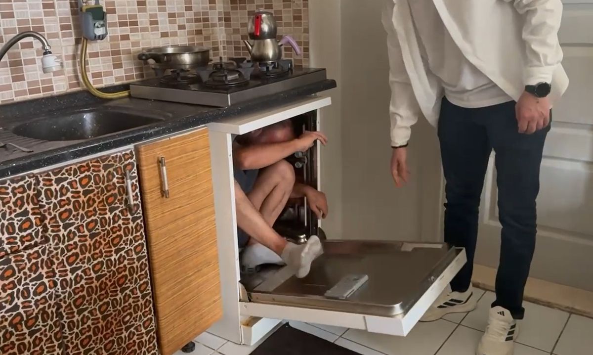 Bulaşık Makinesinde Gizlenen Firari Hükümlü Polis Operasyonuyla Yakalandı