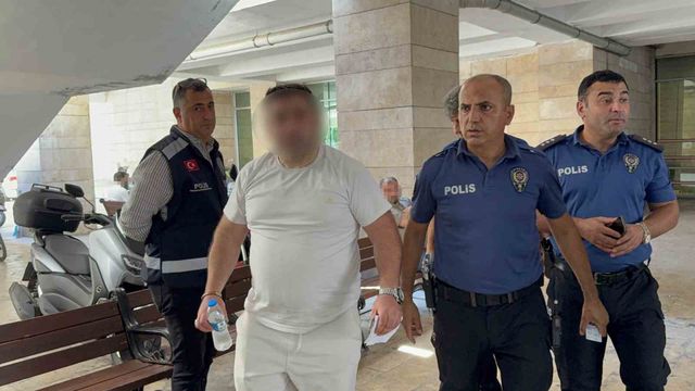 adliyedeki intihari guvenlik amiri engelledi 3 20207302 o
