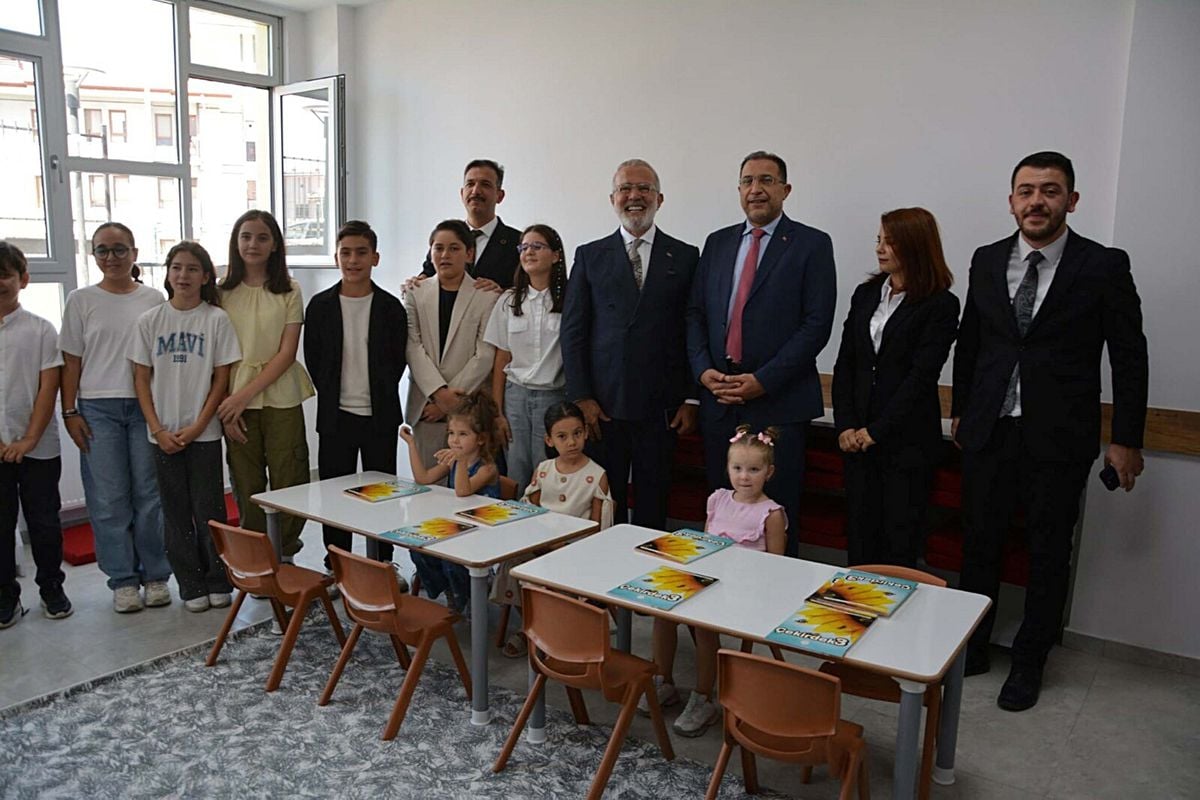 AK Parti Manisa'da Eğitim Yatırımlarını İnceledi: 4 Yeni Okul ve Sağlık Merkezi Temeli
