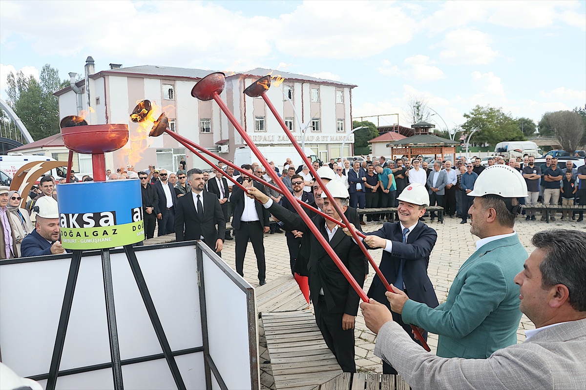 Arpalı'ya İlk Kez Doğal Gaz Verildi