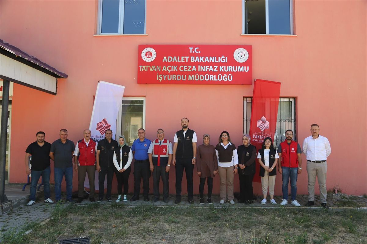 Vakıf geleneği: Cezaevindeki hükümlülere tatlı ikramı