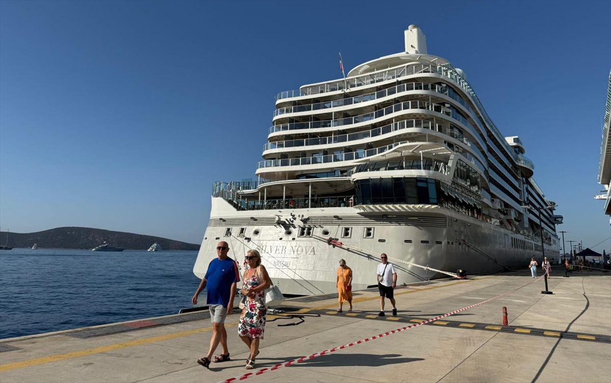Bodrum'a 2 Kruvaziyer, 2 Bin 484 Turist Geldi