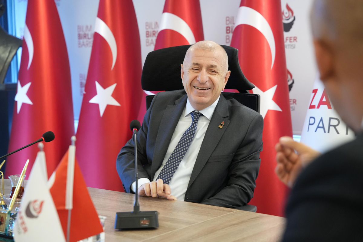 Eğitim-Sen Başkanı Özdemir, Zafer Partisi'ni ziyaret etti