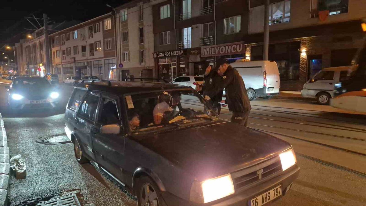 Eskişehir'de Kapsamlı Asayiş ve Trafik Uygulaması: 10 Araca 74 Bin 828 TL Ceza