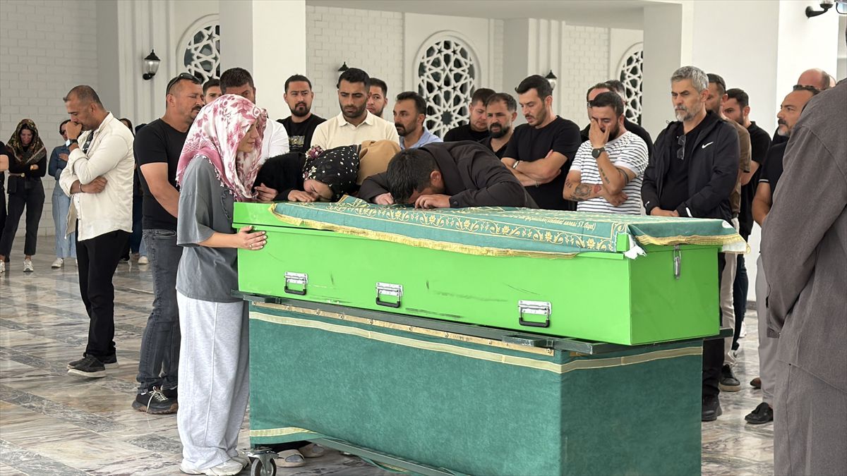 Eskişehir'de Otomobil Çarpan 3 Yaşındaki Çocuk Hayatını Kaybetti