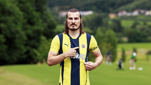 fenerbahcede caglar soyuncu do 5bdd1b8331 9892 1 m