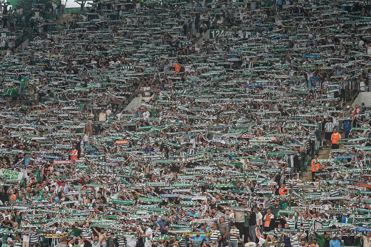 Tam 11 aydır kimse Bursa'da bunu başaramıyor! Tribünde 40 bin kişi