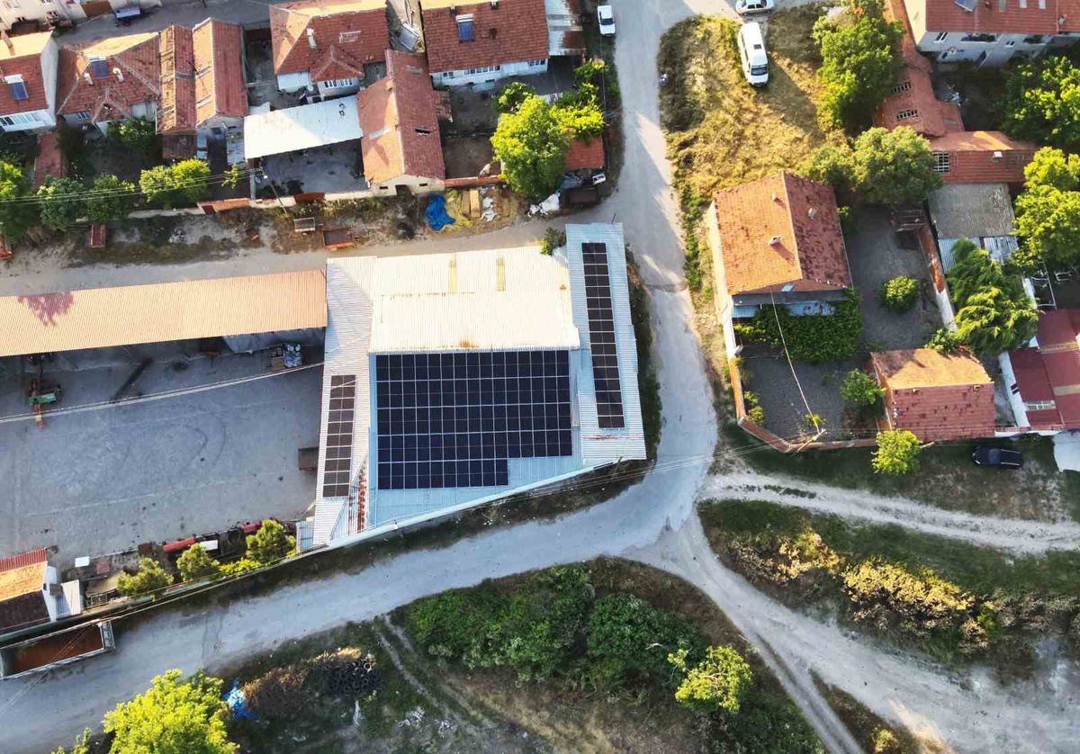 Bigadiç'te Kooperatife Yeşil Güneş Enerjisi Projesi