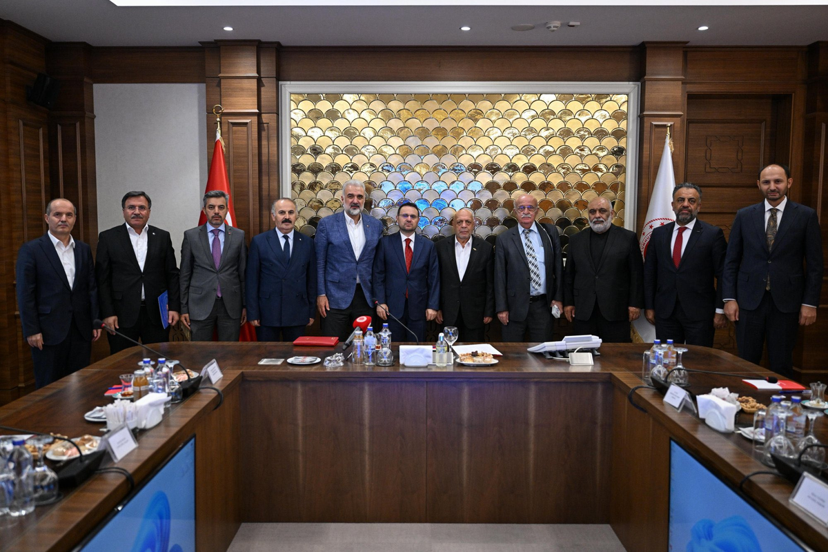 HAK-İŞ ve Filistin'e Destek Platformu'ndan Adalet Bakanı'na Netanyahu Ziyareti