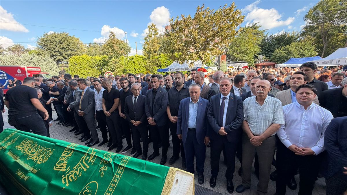 Nuri Aslan'ın babası son yolculuğuna uğurlandı