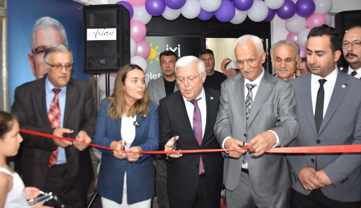 İYİ Parti Boyabat'ta açılış yaptı
