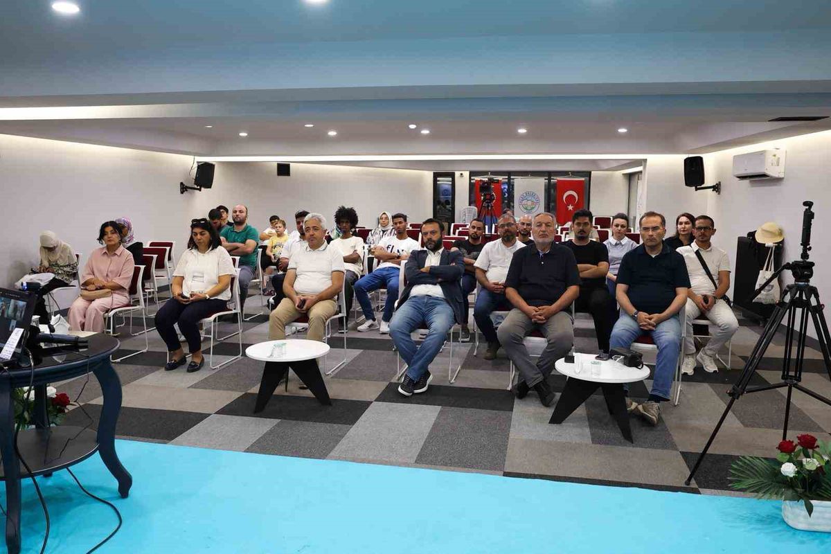 KAYÜ'de 'Gazze'de Üniversite Olmak' Temalı Bilim Kafe Etkinliği Düzenlendi