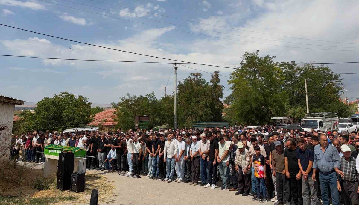 Şuhut'ta Motosiklet Kazasında Ölen 19 Yaşındaki Hafız Son Yolculuğuna Uğurlandı