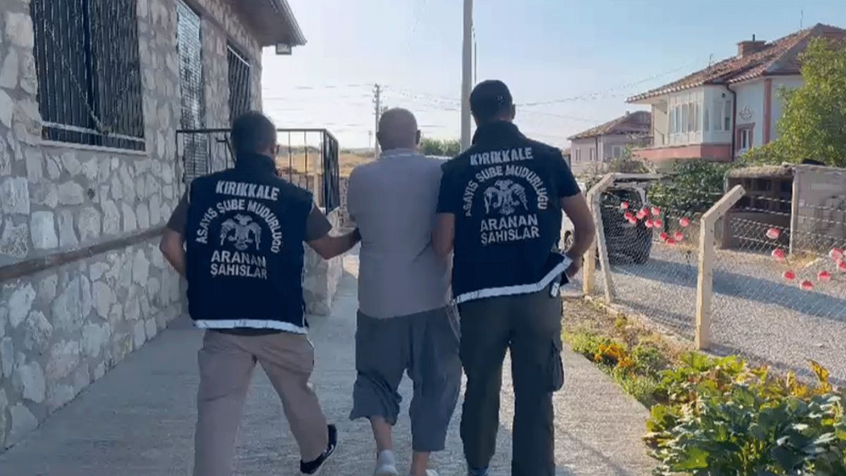 Kırıkkale'de 16 Yıl Hapis Cezasıyla Aranan Firari, Annesinin Evinde Yakalandı