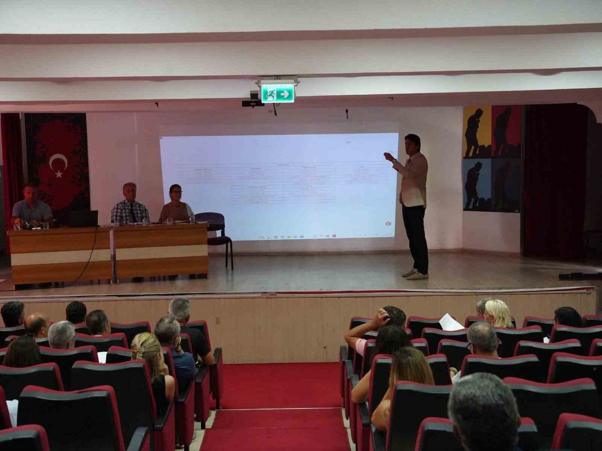 Köyceğiz'de Okul Müdürleri Yeni Eğitim Yılı İçin Toplandı