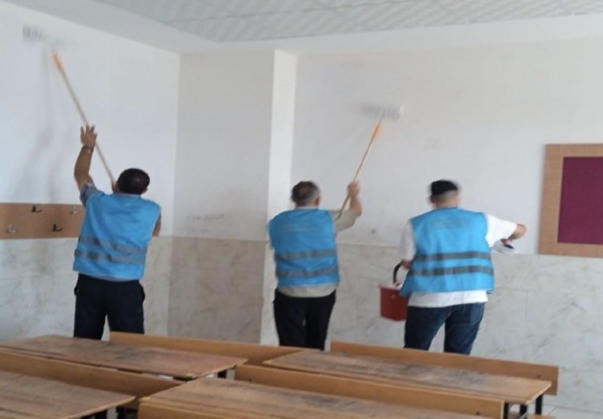 Denetimli Serbestlik Yükümlüleri Mersin'de 6 Okulda Bakım ve Boya Çalışması Yaptı