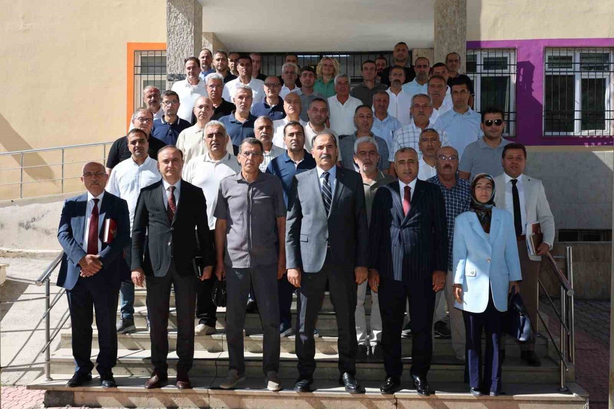 Elazığ'da Ortaokul Müdürleri Toplantısı: Yeni Eğitim Yılı Hazırlıkları Masaya Yatırıldı