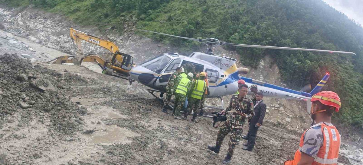 Nepal'de selde tünelde mahsur kalan 2 işçi 10 gün sonra kurtarıldı