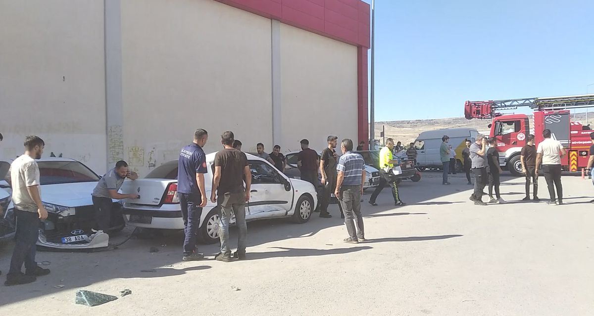Kayseri'de zincirleme kaza: 2 yaralı