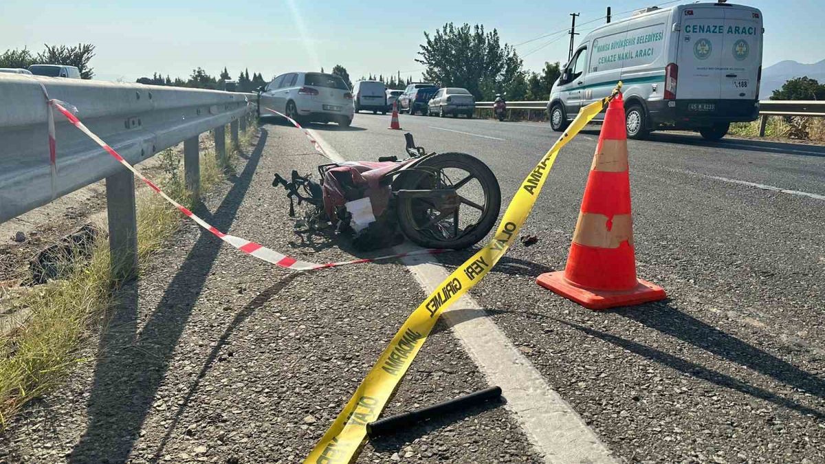 Alaşehir'de Motosiklet Kazası: 1 Ölü, 3 Yaralı