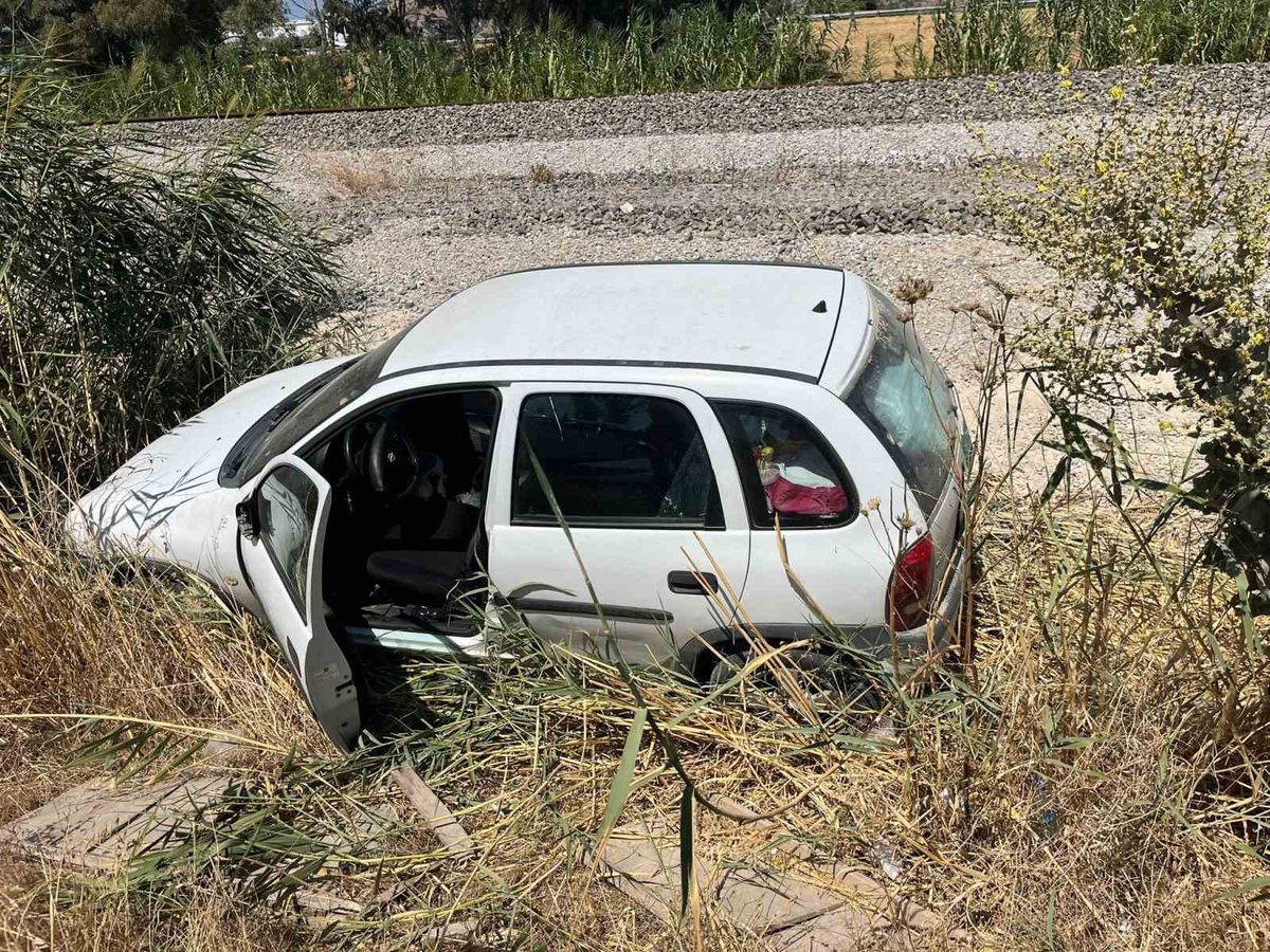 Aydın'da Otomobil Şarampole Uçtu: Sürücü Kazayı Yara Almadan Atlattı