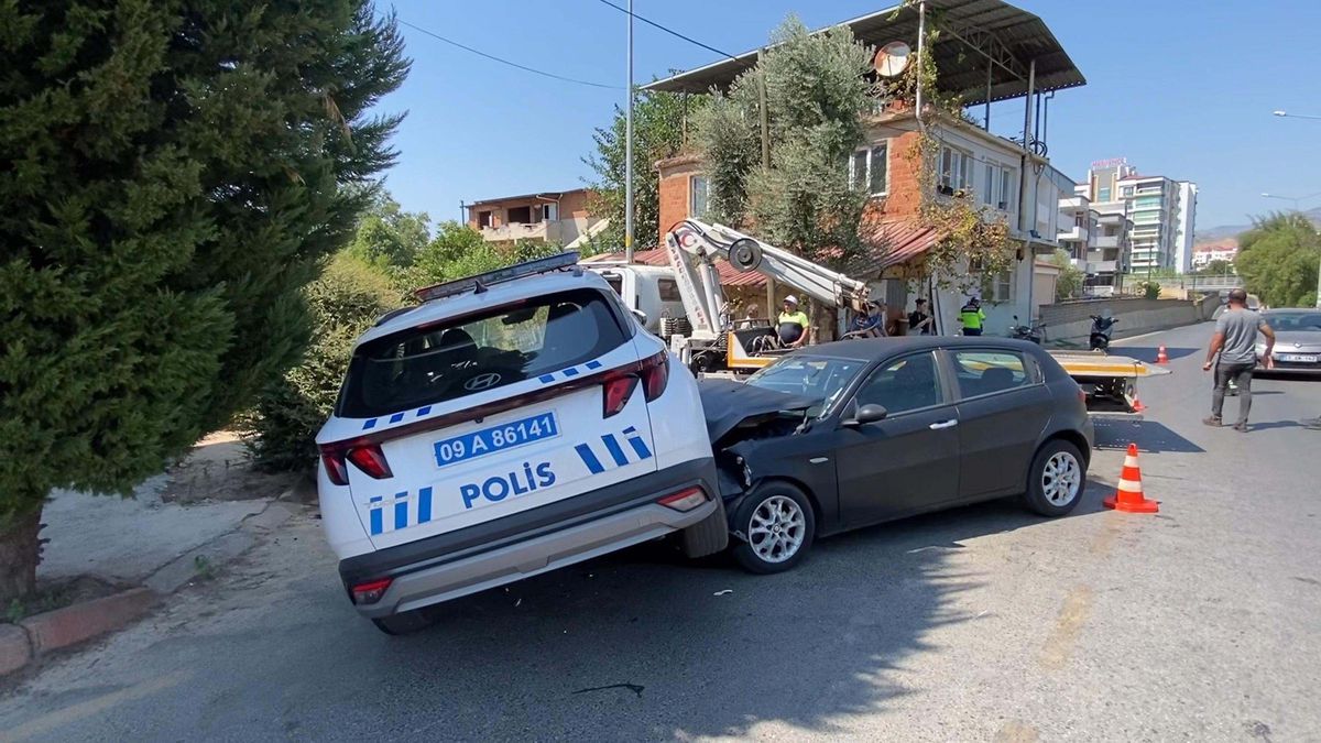 Nazilli'de Polis Aracı ile Otomobil Çarpıştı: 2 Yaralı