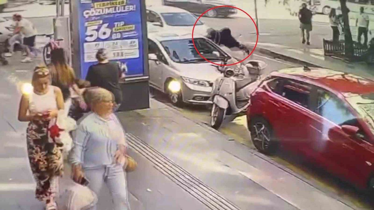 Samsun'da Anneanne ve Toruna Otomobil Çarptı