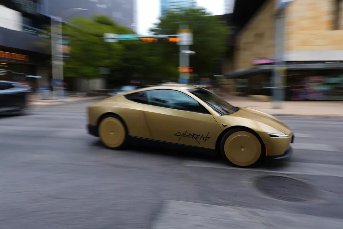 Tesla'nın sürücüsüz taksileri hakkında federal soruşturma başlatıldı