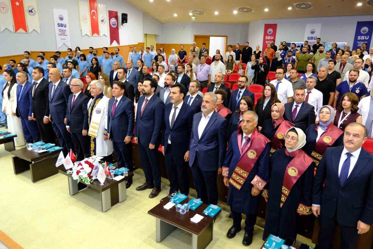 Van'da Akademik Yıl Açılışı ve Belge Takdim Töreni