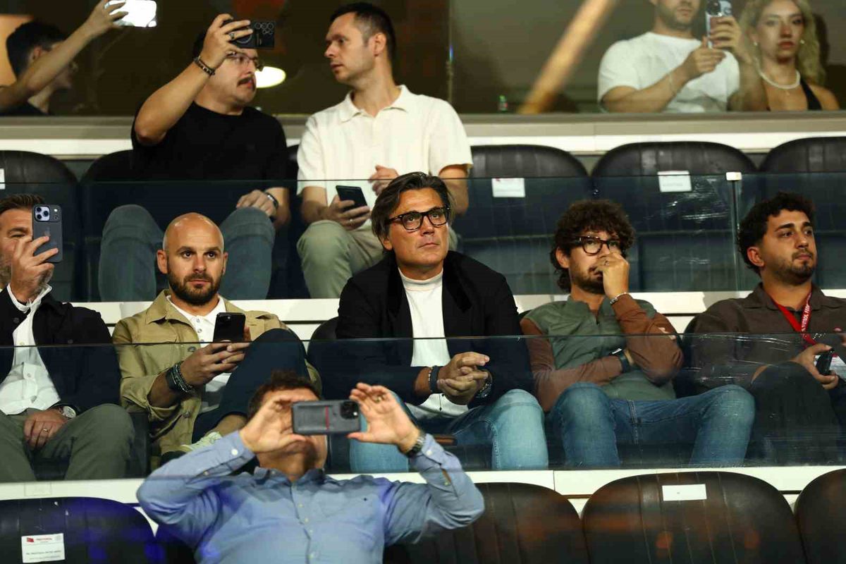 Montella, Başakşehir-Galatasaray Maçını Stadyumda İzledi