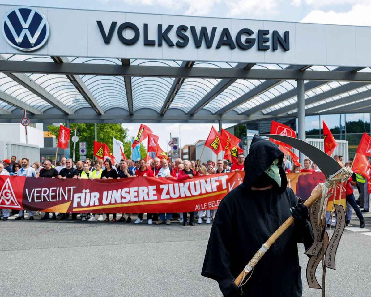 Volkswagen'den Tarihi Yeniden Yapılanma: 100 Bin Kişilik İstihdam Azaltılacak