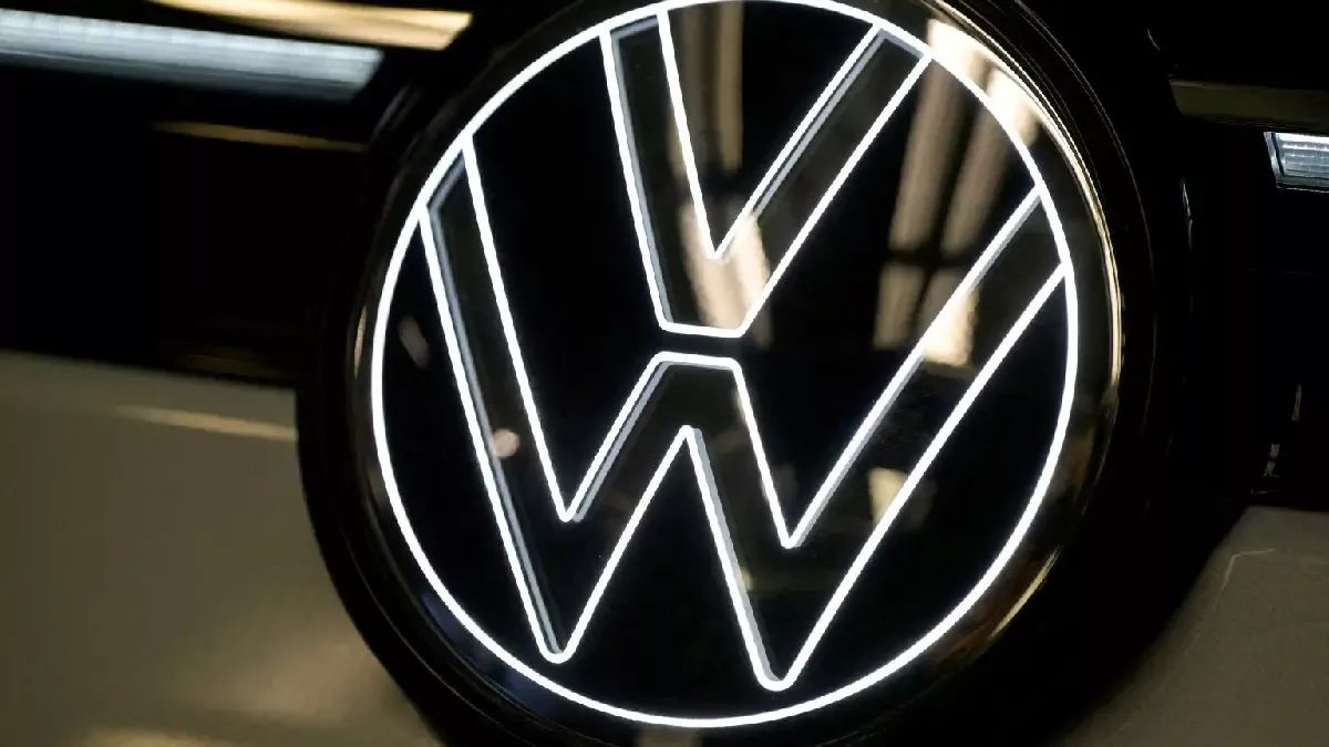 Volkswagen'den dev yeniden yapılanma: 100 bin kişi işten çıkarılacak