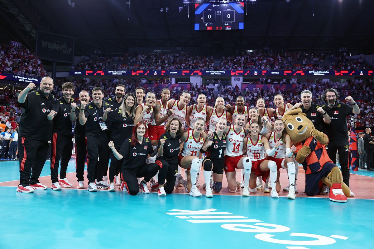 Milliler finale yükseldi: Türkiye 3-0 Sırbistan