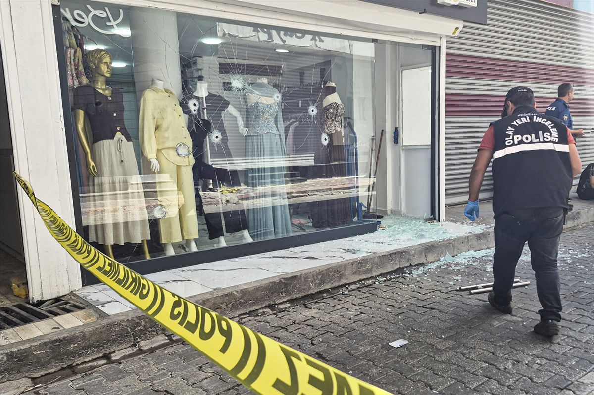 Adana'da Giyim Mağazasına Silahlı Saldırı