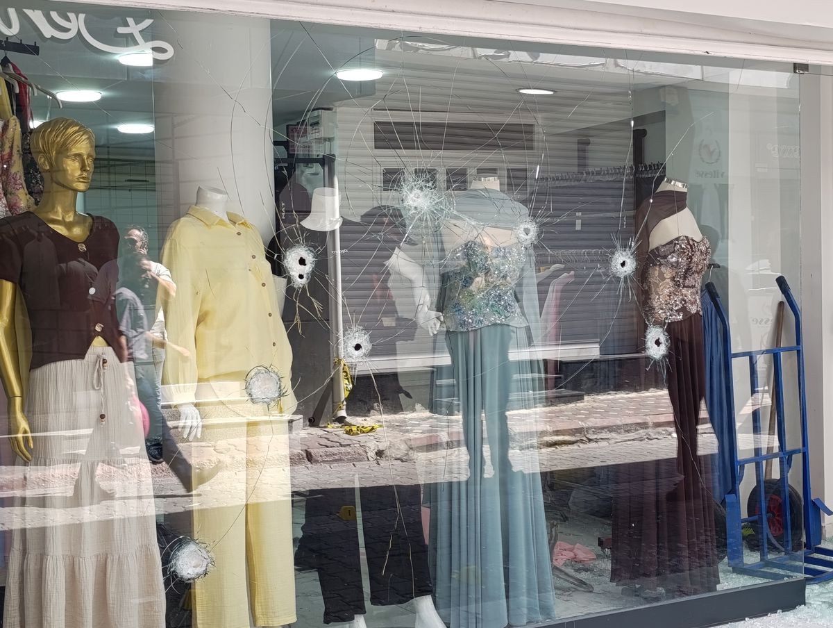 Adana'da Giyim Mağazasına Silahlı Saldırı