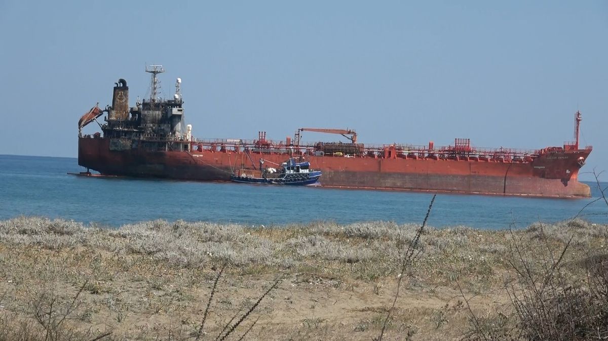 Karadeniz'de dron saldırısına uğrayan gemi Samsun'da karaya oturdu
