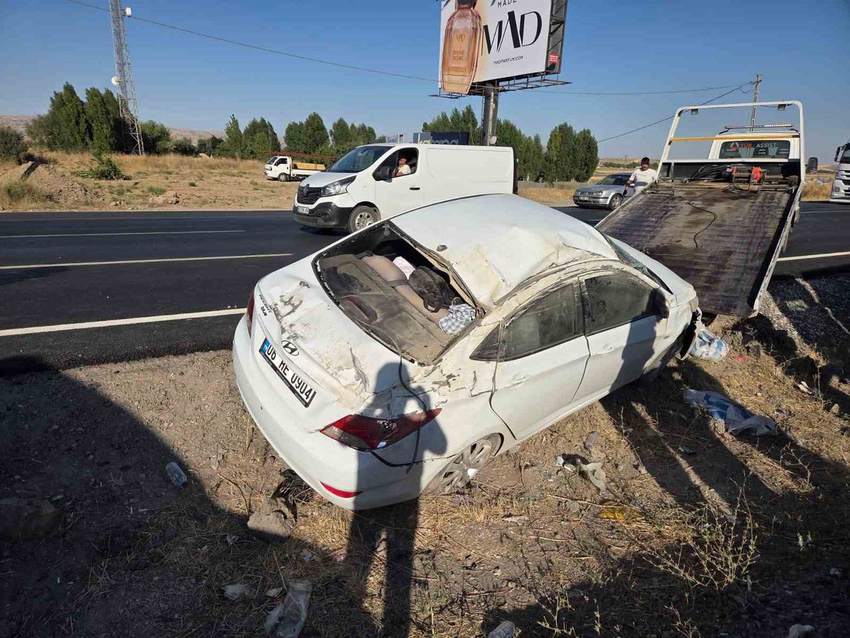 Elmadağ'da Takla Atan Otomobilde 4 Yaralı
