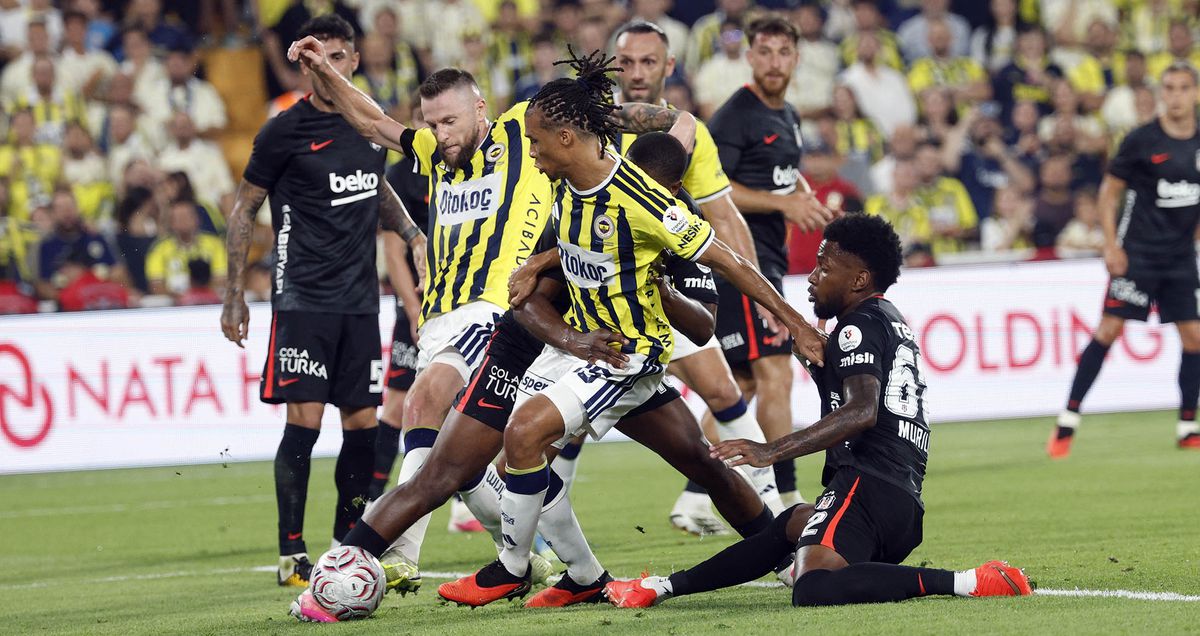 Beşiktaş Derbide Fenerbahçe'yi 2-1 Devirdi: 9 Puanla Liderliğe Yürüdü