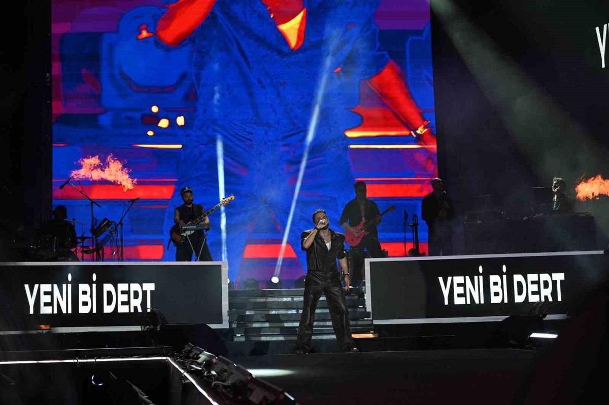 Sefo, Çanakkale Kültür Yolu Festivali'nde Coşkuyla Sahne Aldı