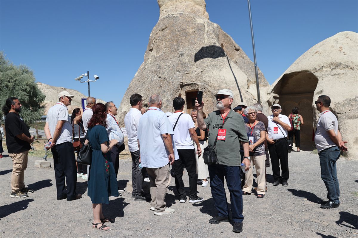 Bektaşi Dervişleri Kapadokya'yı Gezdi