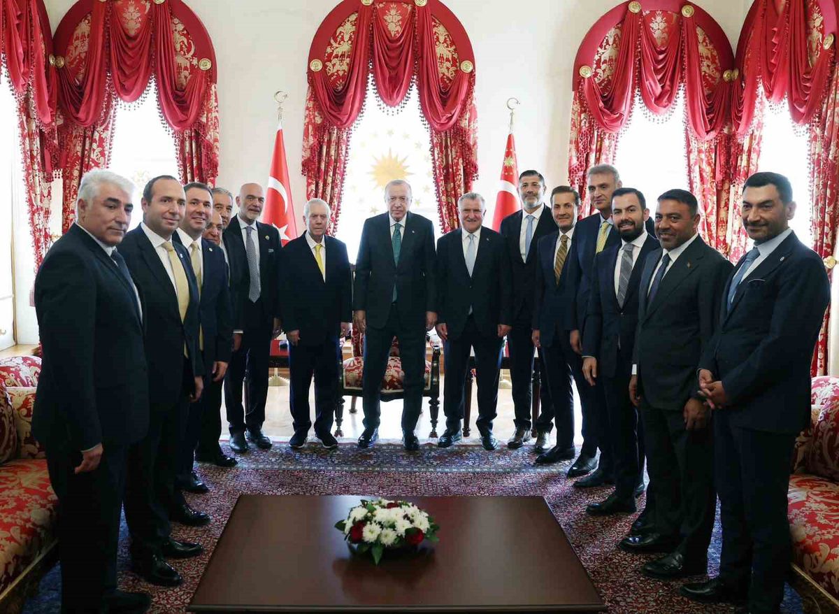 Erdoğan, 4 büyük kulübün başkanlarını kabul etti