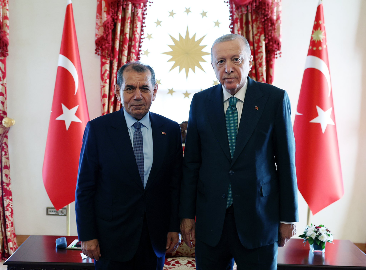 Erdoğan, Galatasaray Başkanı Dursun Özbek ve Yönetimini Kabul Etti