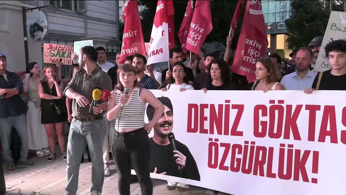 Kadıköy'de Deniz Göktaş'a destek eylemi: 'Tek suçu bu korku düzeninden korkmamak'