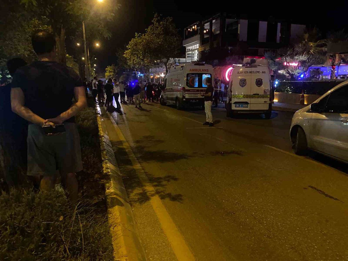 Denizli'de Kafe Önünde Silahlı Çatışma: Ölü ve Yaralılar Var