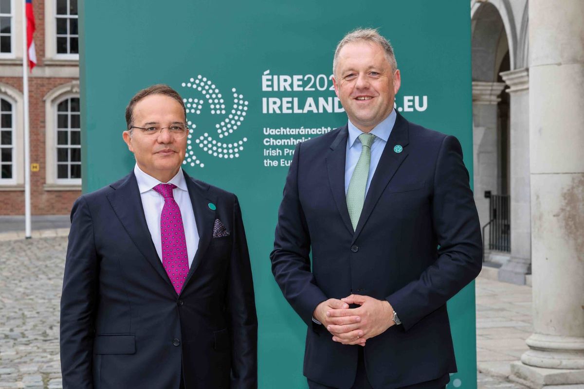 Bozay Dublin'de İrlandalı Yetkililerle Görüştü
